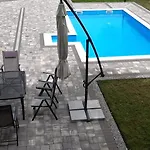 Daire Ela With Private Pool *