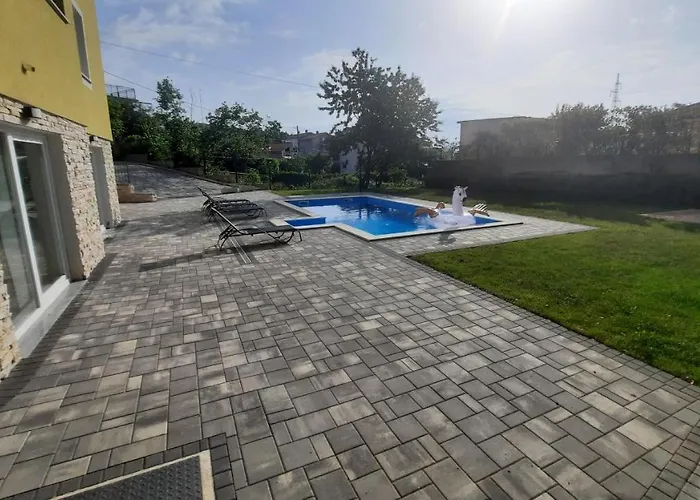 Villa Ela With Private Pool * Donji Rukavac