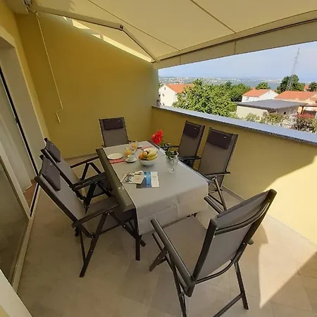 Ela With Private Pool